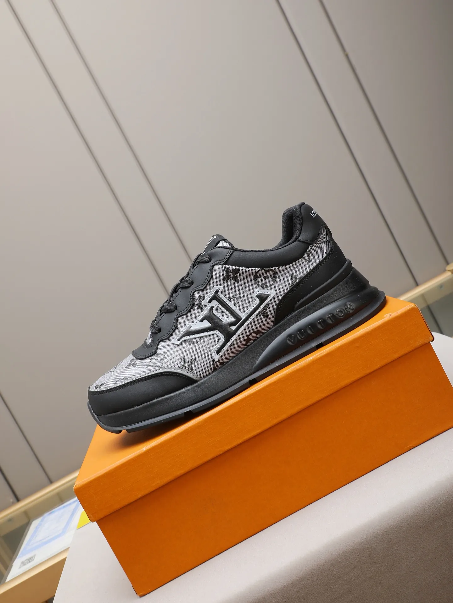 Men's shoes 💰460 Brand: LOUIS VUITTON Louis Vuitton LV Size: 38 39 40 41 42 43 44 (45 customized) Fabric: original cowhide cowhide 🔸Inside of: mesh 🔺Sole: counter foam outsole